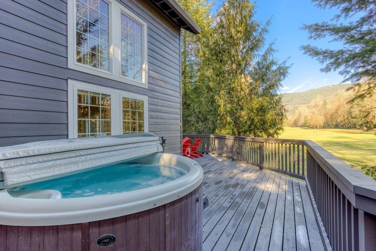 Golfing Mt. Hood: The Ultimate Stay & Play Guide